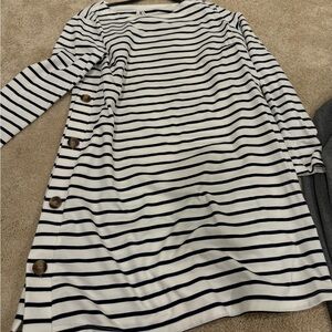 Size large seraphine nursing maternity shirt navy stripe